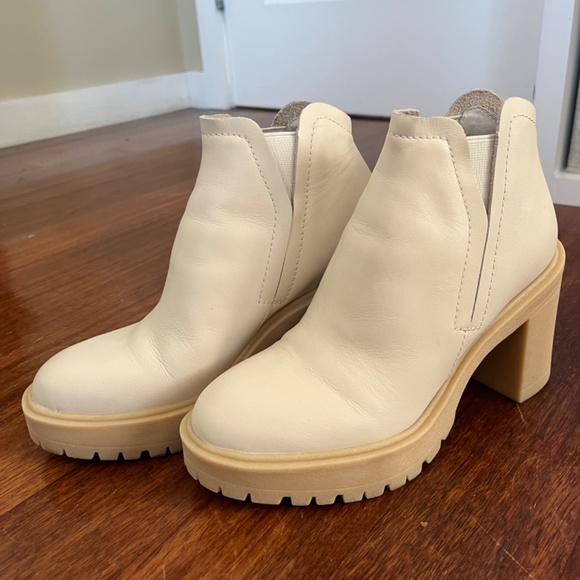 Dolce Via Booties Size 6 - Picture 2 of 5